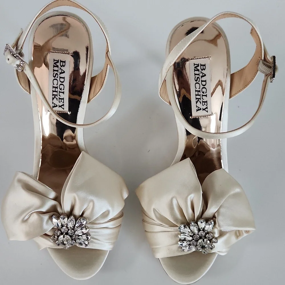 Badgley Mischka Samantha Embellished Satin Sandals $215 5.5 - Picture 3 of 13